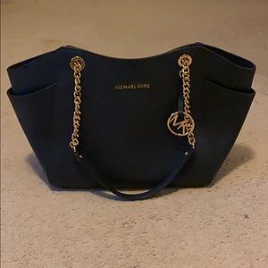 Michael Kors Jet Set Travel Chain Shoulder Tote!